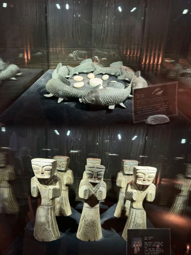 《凱悅稜鏡：光谷黑白光影的藝術轉譯》