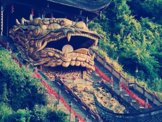 China's Golden Dragon Temples: A Captivating Travel Guide