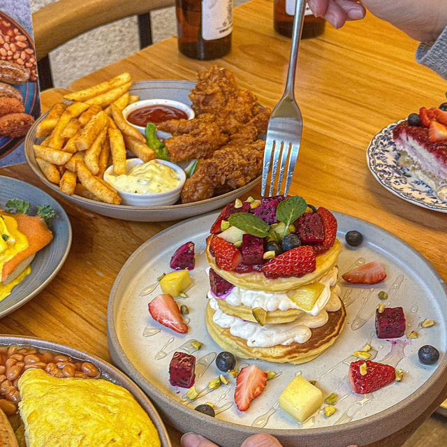 靚人食靚飯