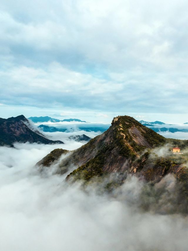 被嚴重低估的江西上饒靈山 在雲霧裡找到了治癒一切的答案 被嚴重低估的江西上饒靈山 在雲霧裡找到了治癒一切的答案