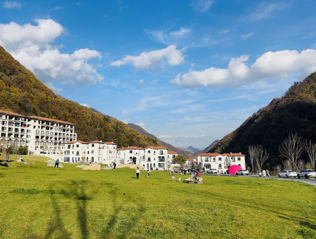 當秦嶺的蒼翠與意大利托斯卡納的浪漫撞個滿懷 當秦嶺的蒼翠與意大利托斯卡納的浪漫撞個滿懷