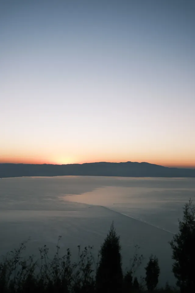 西山貓貓菁日出、晨霧、圓月 西山貓貓菁日出、晨霧、圓月