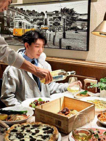 No wonder my friend comes to eat here three times a week, it really is delicious!