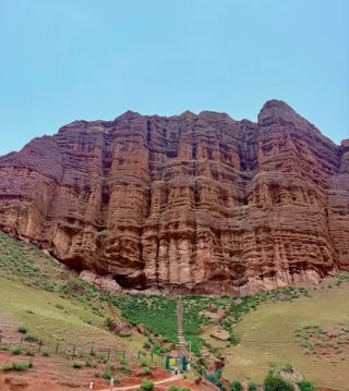 独庫の人混みを避けよう！百里丹霞公路に沿って、北疆の山野のロマンへ