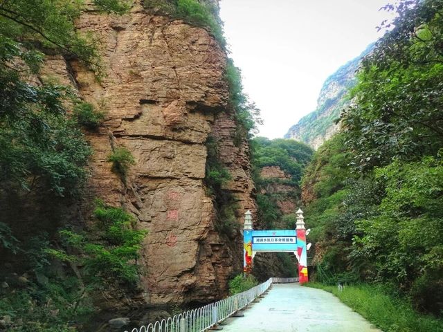 北京湖洞水遊玩攻略 湖洞水坐落於平谷區黃松峪鄉,是一處小眾原生態2A峽谷景區,因谷中有湖、山中有