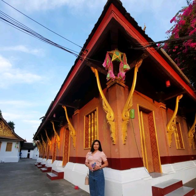 เดินเที่ยวถนนศรีสว่างวงค์ @หลวงพระบาง
