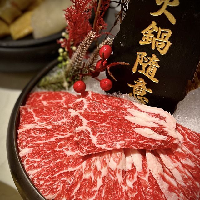📍香港銅鑼灣｜火鍋隨意門 · 招牌養生花膠雞湯火鍋😋隨意穿梭不同旅遊主題區📷