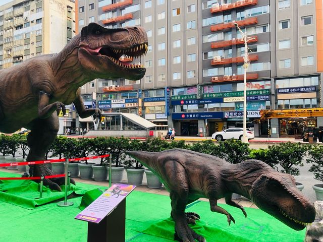 台北｜🦖🦕暑假親子拍照📷打卡好去處📍 Far Eastern SOGO Taipei Zhongxiao Store 遠東SOGO 台北忠孝館
