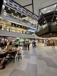 Vibrant Great World Mall with MRT🚝🏬