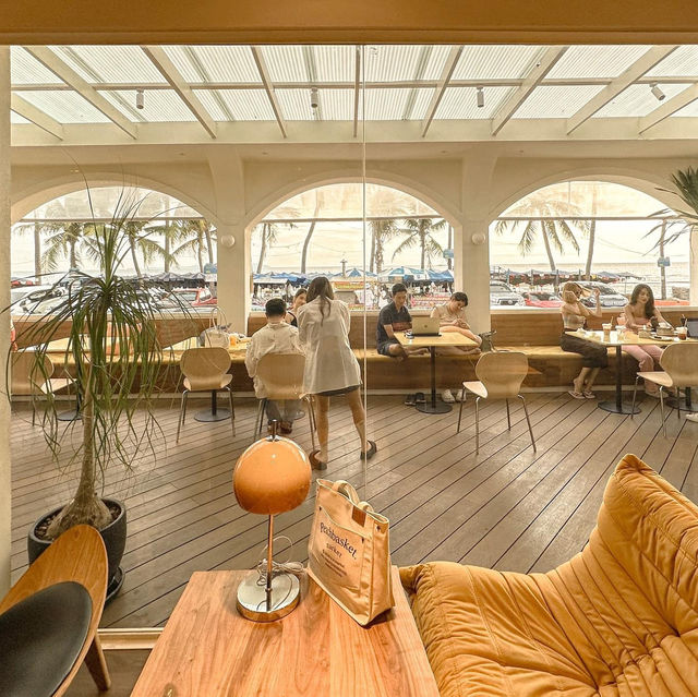 คาเฟ่เปิดใหม่ริมทะเลบางแสน☕️🏖️