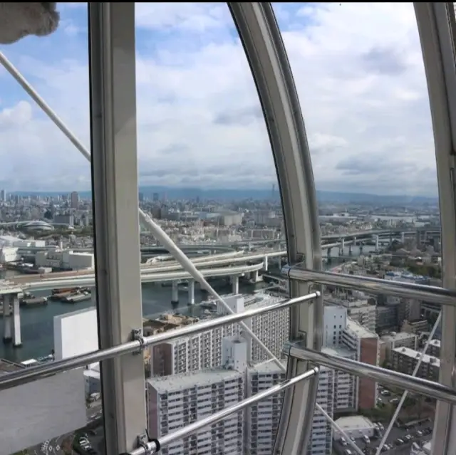  ชิงช้าสวรรค์กระจกใส Tempozan Ferris Wheel 