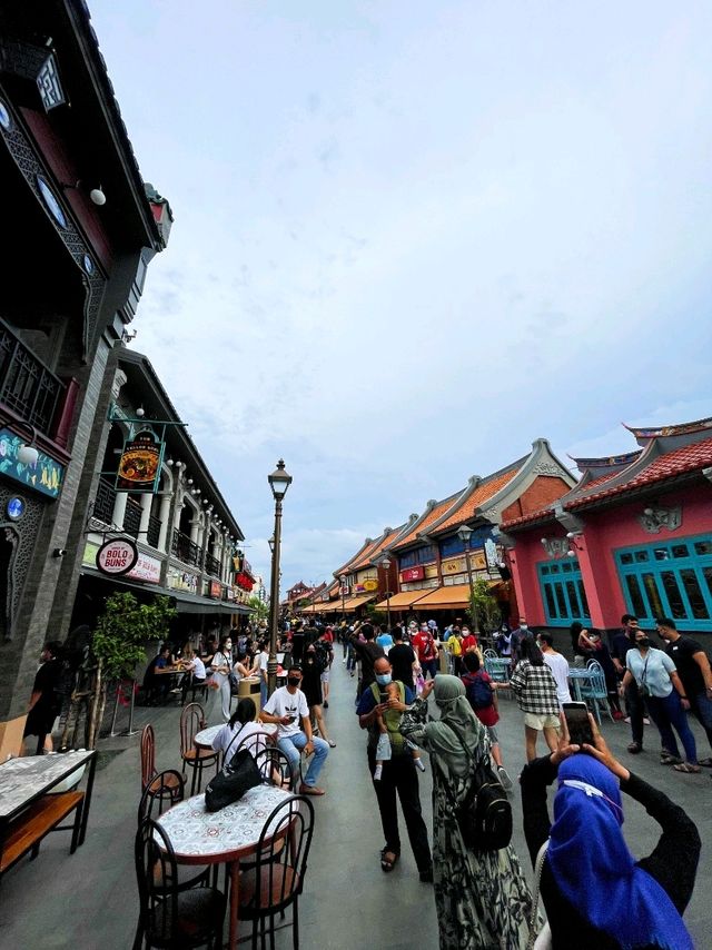 Pretty Pagoda and Chinatown in Jakarta