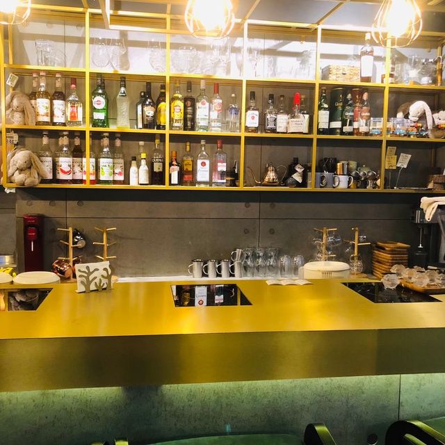 台北｜🍲🌹浮誇系餐酒火鍋🦐🦑享 鍋酒館 忠孝創始店