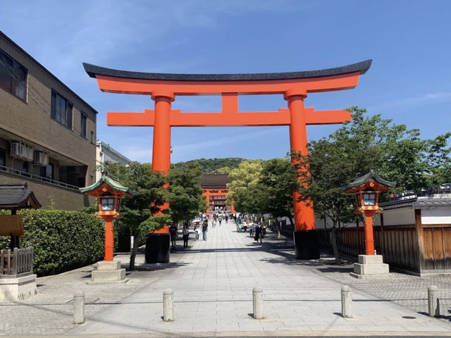 ขอพรเทพจิ้งจอก ที่ศาลเจ้าฟูชิมิอินาริ ⛩️