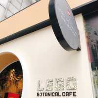 浪漫🈵️屋·樂高「花」現愛咖啡屋📍 Eslite Xinyi Store 誠品信義店