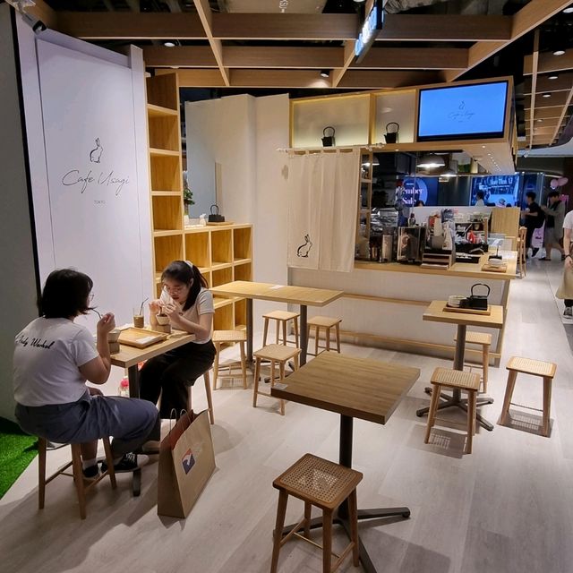Japanese Cafe With Amazing Tea & Ice Cream