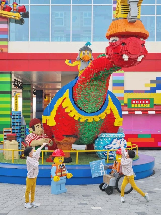 레고랜드 빅샵 앞에서!
