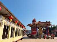 วัดหมื่นพุทธ - Ten Thousand Buddhas Monastery