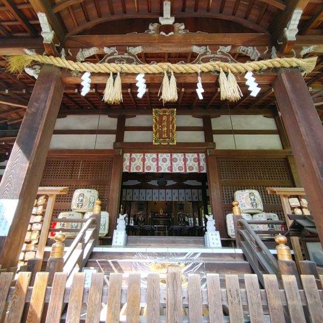 岡崎神社境内　雨社・宮繁稲荷神社