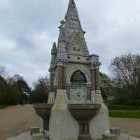 EXCEPTIONALLY GORGEOUS PARK IN THE MIDDLE OF LONDON!