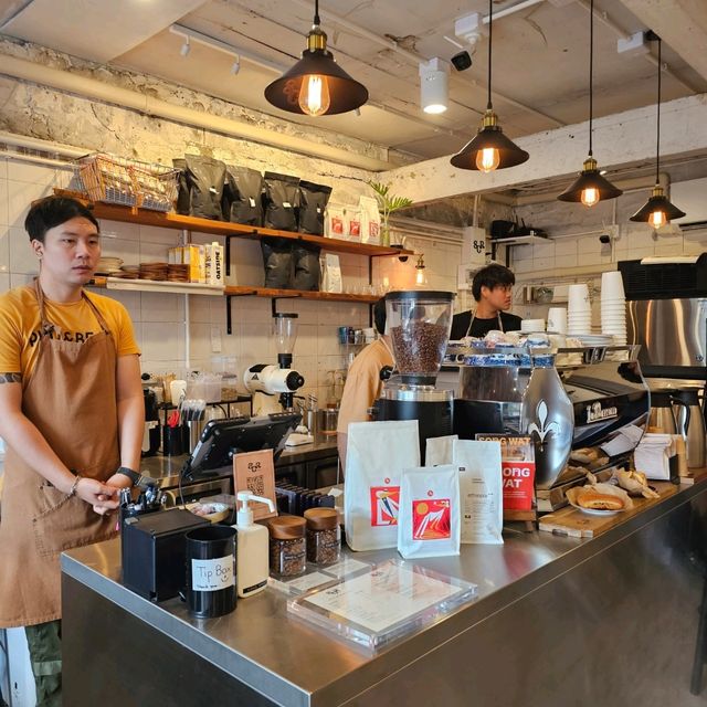 ทรงวาดโรงคั่วกาแฟ คาเฟ่ร้านดังแห่งย่านทรงวาด