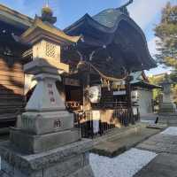 Shrine with guidance lion dog 