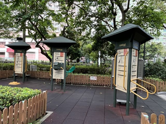 彩虹道三大設施：羽毛球中心+體育館+遊樂場集於一身