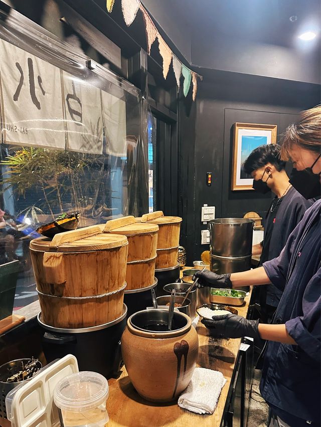 [台北] 手工鹽滷豆花配麥芽糖花生 超人氣排隊美味小吃-白水豆花永康店