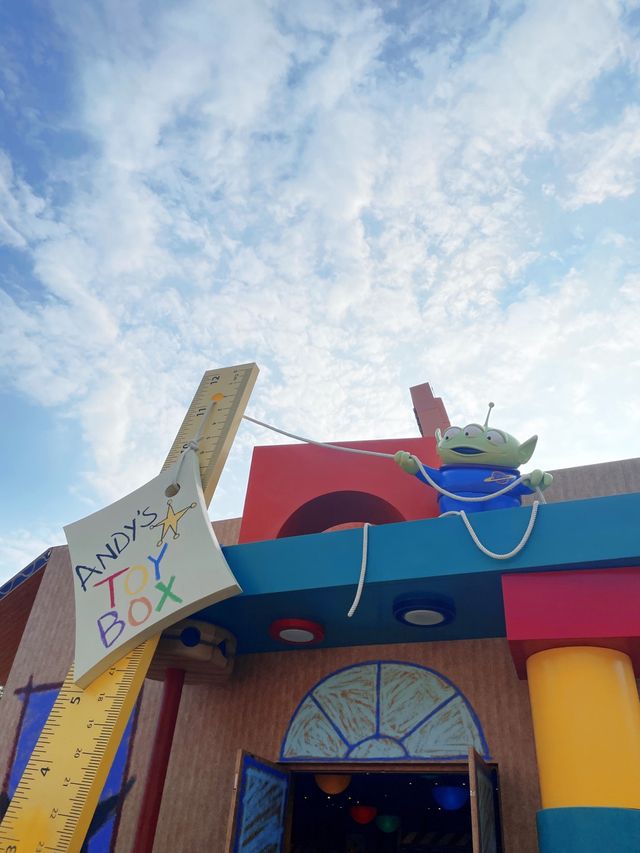 พาตะลุยถ่ายรูป Toy Story Land 🦖