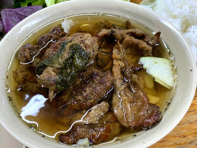 ベトナム　ベトナム観光　ハノイに来たからにはブンチャー ダックキムのブンチャーを食べないと！