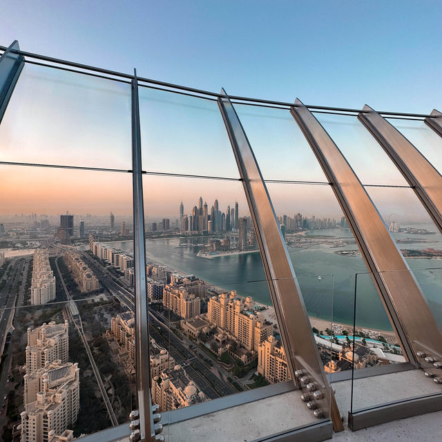 360-Degree Views of Dubai’s Palm 