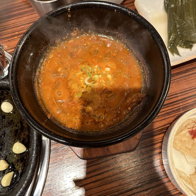 分厚すぎっ！炭火で焼く美味なお肉！