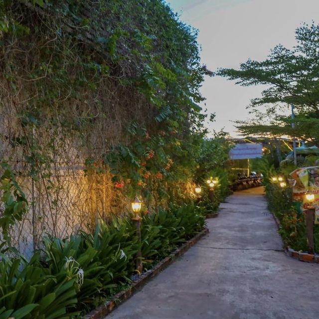Aiy Eng food garden 