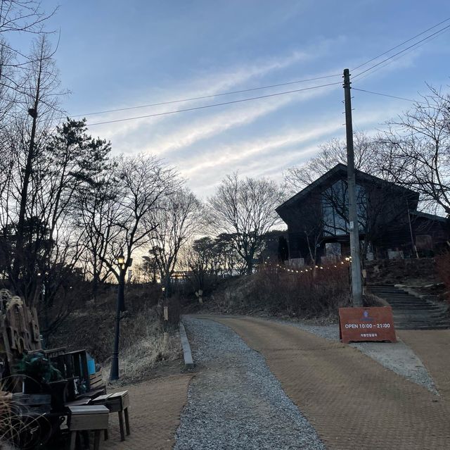 유럽식농장모티브로 만든 감성카페