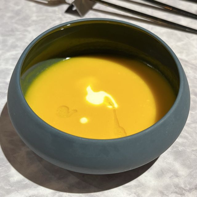 【大阪・梅田】土日祝限定のお肉料理とお魚料理のWメインランチ「ヨルゴハン Queux Norme 梅田店」