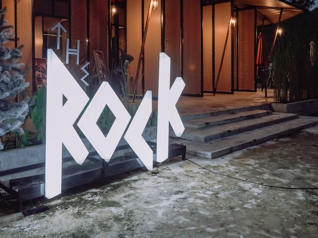 The Rock Cafe' จุดเช็คอินใหม่บ้านมุง