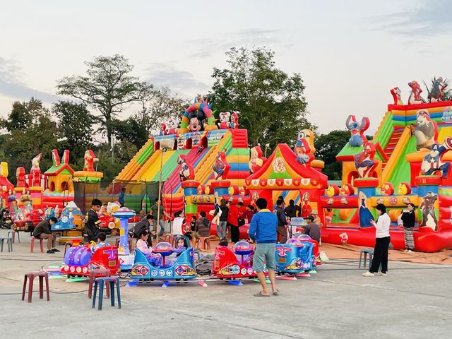 A vibrant weekend spectacle