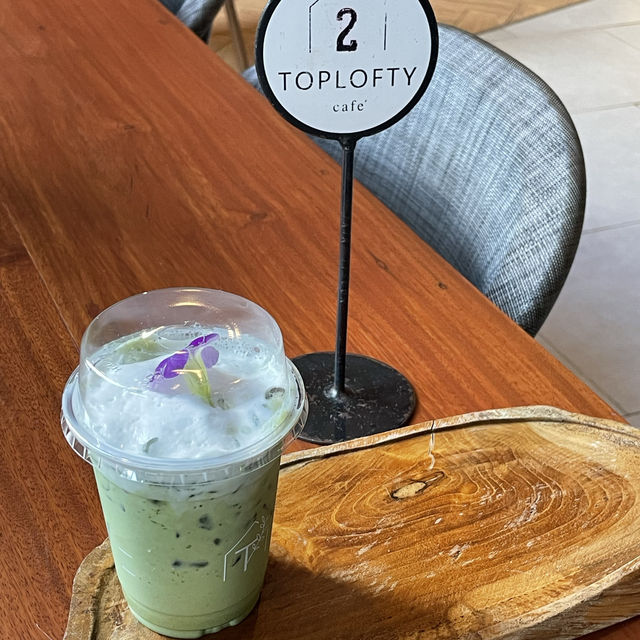Toplofty Khaoyai | คาเฟ่ฟิลสวนดอกไม้