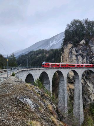 [Swiss Railways] Landmarks of the Eastern Swiss Mountains: Symbols and posters of the Bernat Express & Glacier Express!