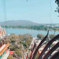 北碧府．Wat Ban Tham(依山勢建造的巨龍廟宇)