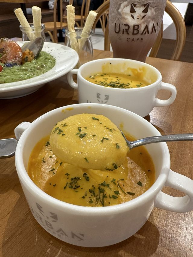 《Urban Cafe兆萬新店》