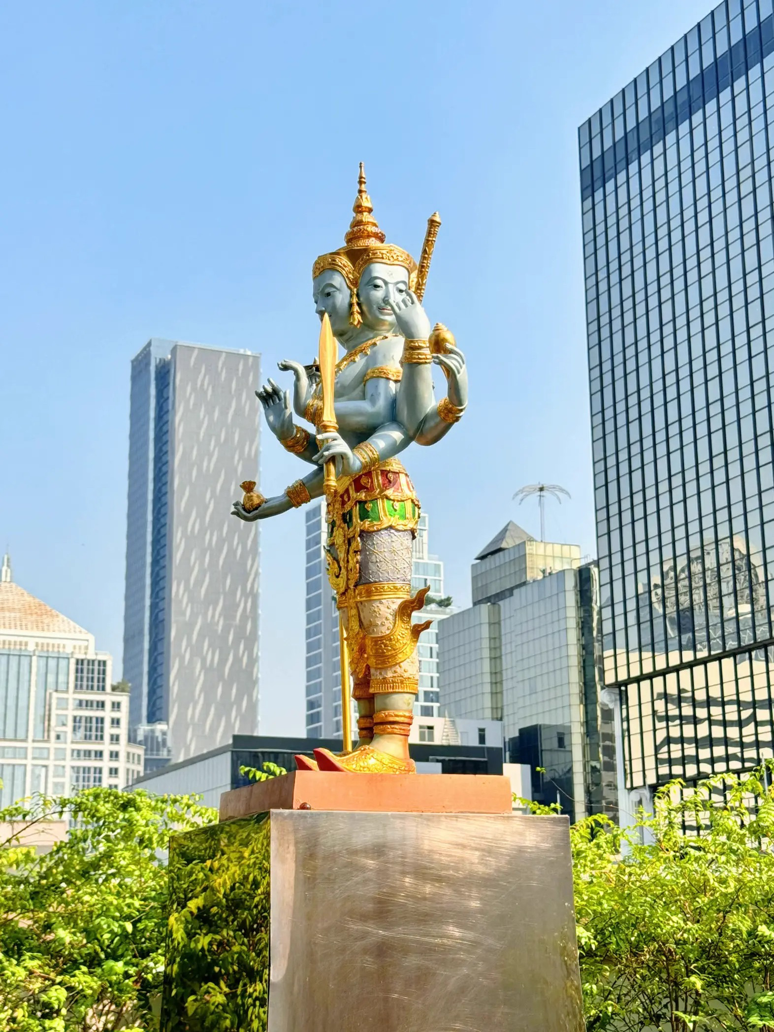 ラクシュミー様 ラクシュミー | リヤドロ公式オンライン