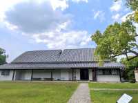 Isuien Garden and Neiraku Museum