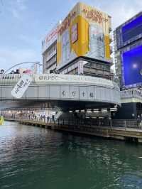 大阪！にぎやか道頓堀！みんな笑顔のグリコサイン！