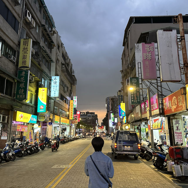 ✨ 타이베이의 밤을 밝히는 빛의 향연, 용산사