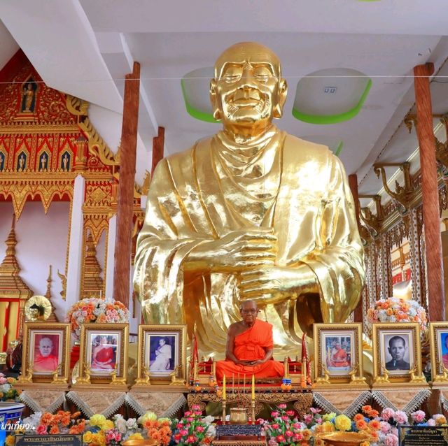 นั่งเรือ ไหว้พระ นั่งชิลล์คาเฟ่ คลองอ้อมนนท์