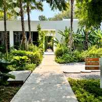โรงแรมติดหาด The Standard Huahin
