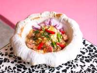 ร้านก๋วยเตี๋ยวเรือสวยขนาดนี้มันจะเกินไปไหม