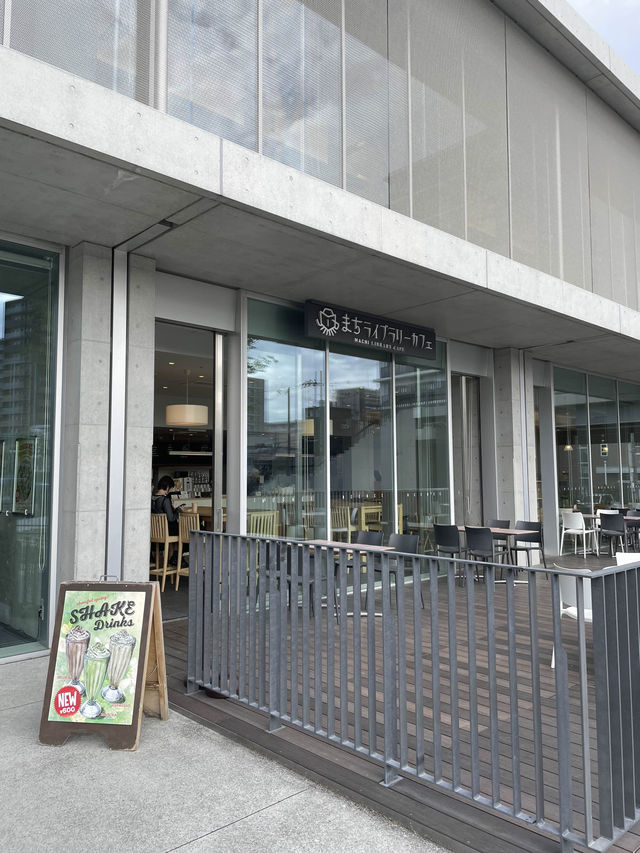 大阪　ピザが絶品のブックカフェ📚🍕