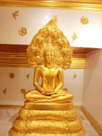 ไหว้พระธาตุวันพุธกลางคืน พระธาตุมิ่งเมืองมรุกขนคร